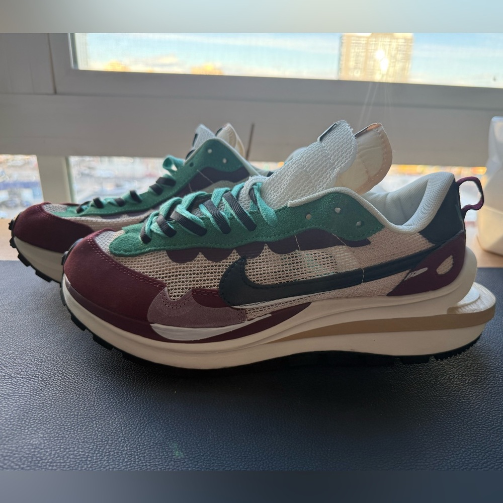 Nike Vaporwaffle sacai “Villain Red Neptune Green” Size 10 Men Brand New, No Box - Picture 3 of 5